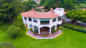  Casa Bugambilia, Un Pequeño Hotel en Tepoztlán  Тепостлан
